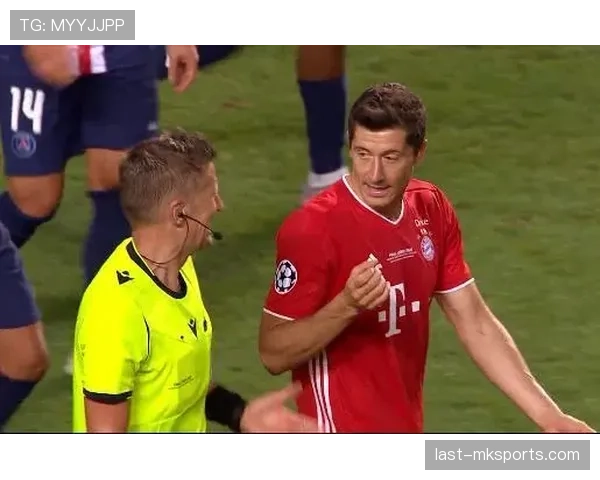 禁区规则：判定点球的犯规类型与裁判要点