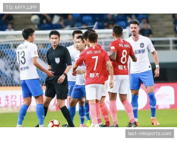 踩踏犯规为何有时只给黄牌？判罚尺度全解析